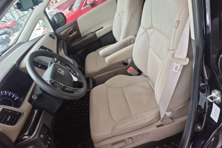 Used Honda Odyssey 2015 Revised 2.4L Luxury Edition Left Front Seat