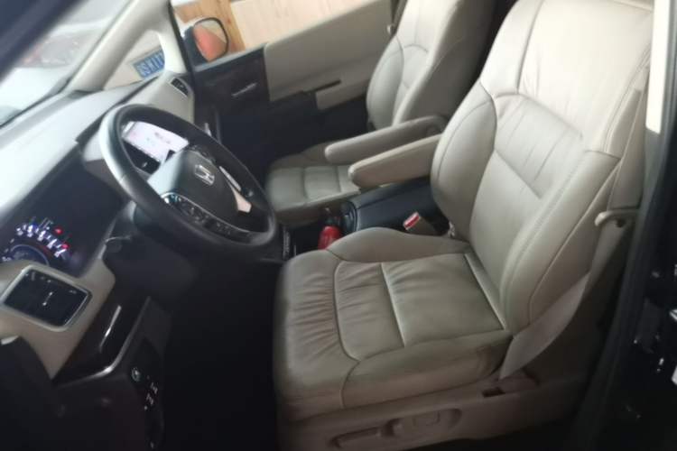 Used Honda Odyssey 2015 Updated Version 2.4L Smart Edition Left Front Seat