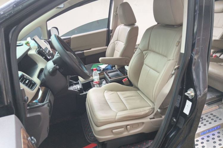 Used Honda Odyssey 2015 Revised 2.4L Luxury Edition Left Front Seat