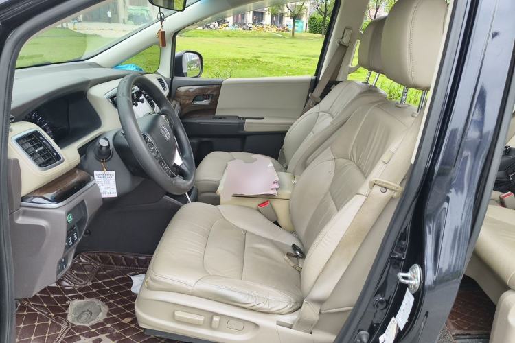 Used Honda Odyssey 2015 Revised 2.4L Luxury Edition Left Front Seat