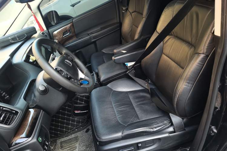 Used Honda Odyssey 2015 Updated Version 2.4L Smart Edition Left Front Seat