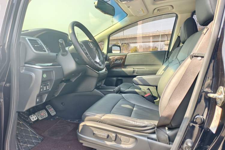 Used Honda Odyssey 2015 2.4L Smart Edition Left Front Seat