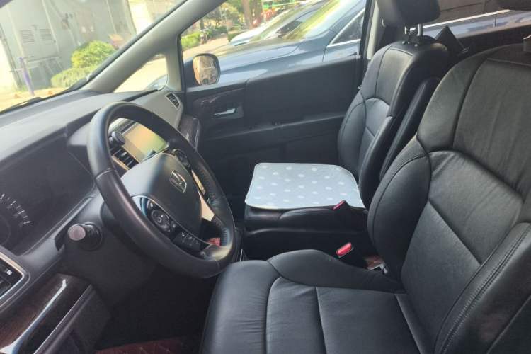 Used Honda Odyssey 2015 Updated Version 2.4L Smart Edition Left Front Seat
