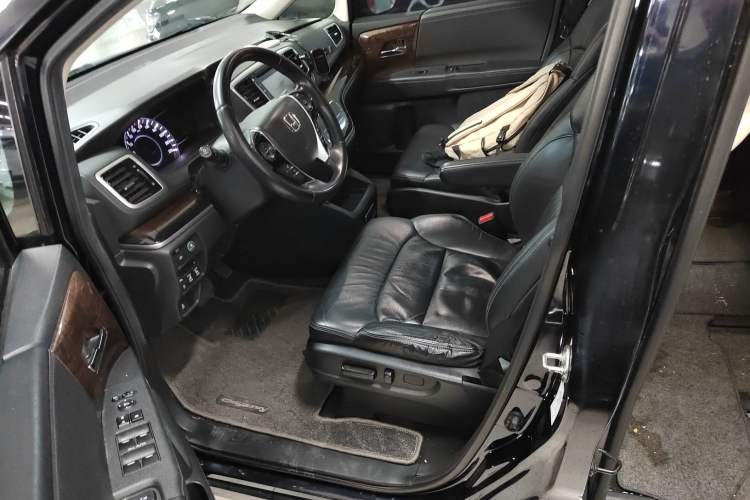 Used Honda Odyssey 2015 2.4L Supreme Edition Left Front Seat