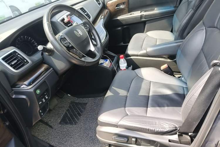 Used Honda Odyssey 2015 Updated Version 2.4L Smart Edition Left Front Seat
