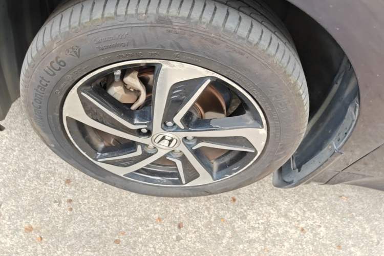 Used Honda Odyssey 2015 Updated Version 2.4L Smart Edition Left Front Wheel Hub