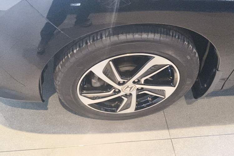 Used Honda Odyssey 2015 2.4L Smart Edition Left Front Wheel Hub