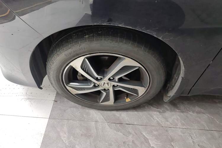 Used Honda Odyssey 2015 Updated Version 2.4L Smart Edition Left Front Wheel Hub