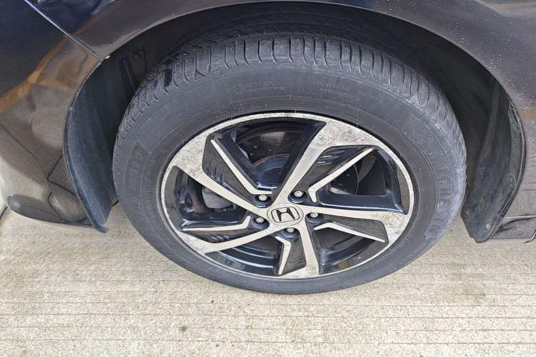 Used Honda Odyssey 2015 Updated Version 2.4L Smart Edition Left Front Wheel Hub