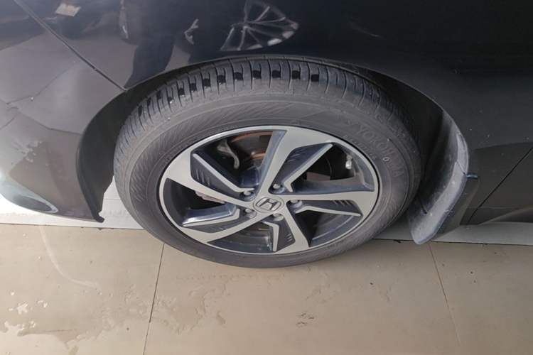 Used Honda Odyssey 2015 Revised 2.4L Luxury Edition Left Front Wheel Hub