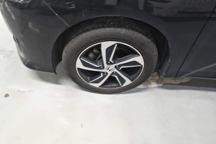 Used Honda Odyssey 2015 Revised Version 2.4L Supreme Edition Left Front Wheel Hub