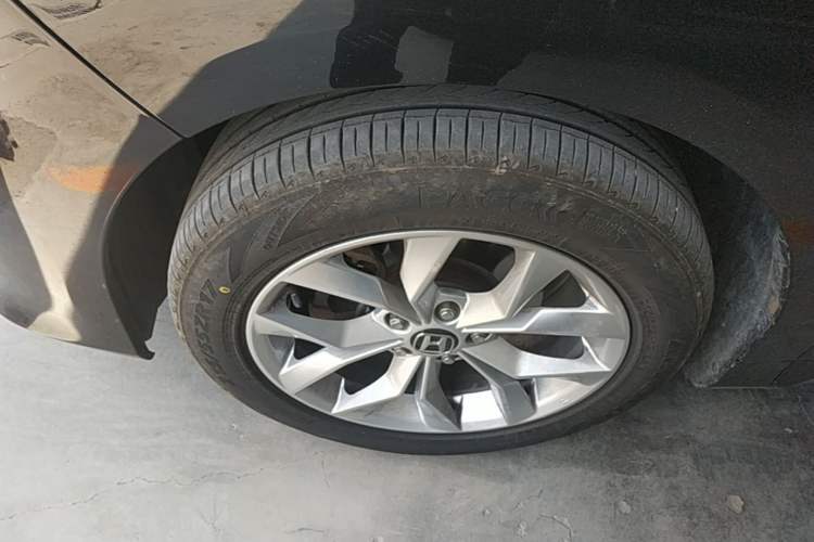 Used Honda Odyssey 2015 Updated Version 2.4L Smart Edition Left Front Wheel Hub