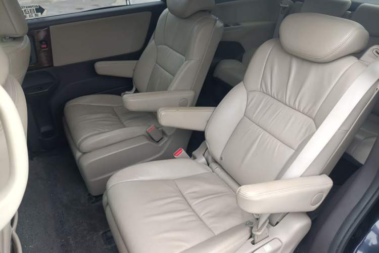 Used Honda Odyssey 2015 Updated Version 2.4L Smart Edition Left Rear Seat