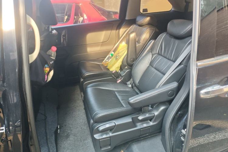 Used Honda Odyssey 2015 Updated Version 2.4L Smart Edition Left Rear Seat