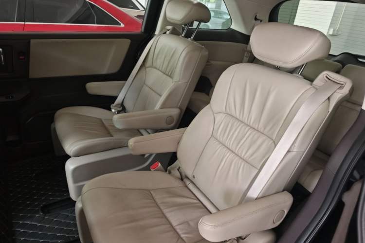 Used Honda Odyssey 2015 Revised 2.4L Luxury Edition Left Rear Seat