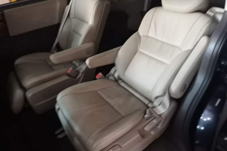 Used Honda Odyssey 2015 Updated Version 2.4L Smart Edition Left Rear Seat