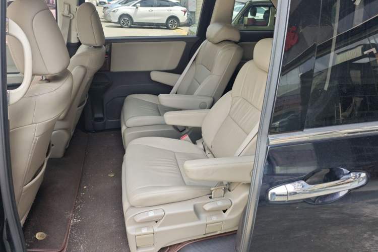 Used Honda Odyssey 2015 Updated Version 2.4L Smart Edition Left Rear Seat