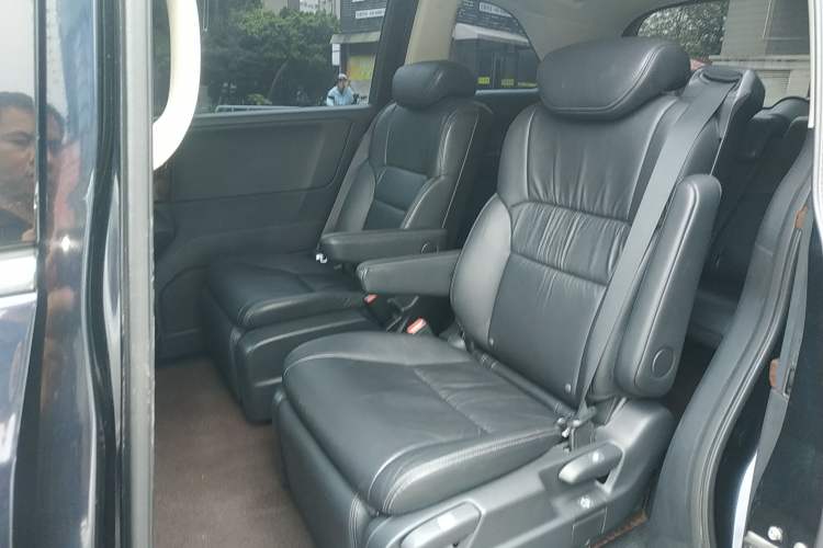 Used Honda Odyssey 2015 Updated Version 2.4L Smart Edition Left Rear Seat