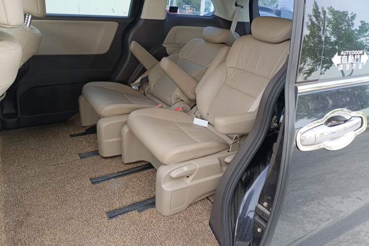 Used Honda Odyssey 2015 Revised 2.4L Luxury Edition Left Rear Seat