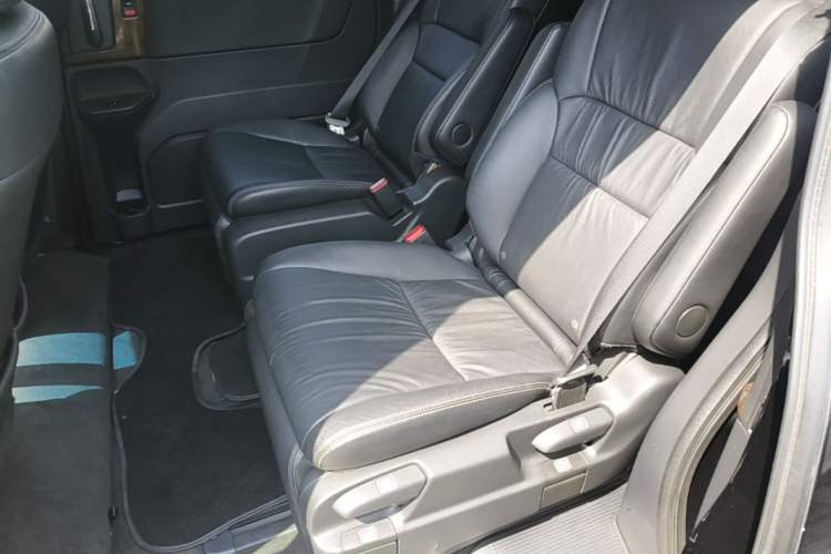 Used Honda Odyssey 2015 Updated Version 2.4L Smart Edition Left Rear Seat