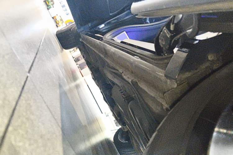 Used Honda Odyssey 2015 2.4L Smart Edition Left Side Sill