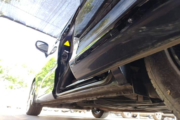 Used Honda Odyssey 2015 Updated Version 2.4L Smart Edition Left Side Sill