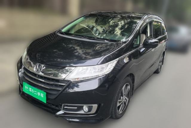 Honda Odyssey 2015 Revised Version 2.4L Supreme Edition с пробегом