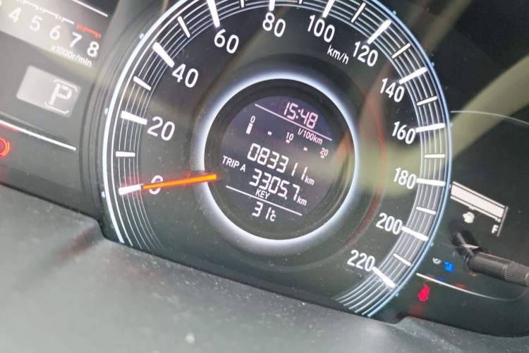 Used Honda Odyssey 2015 Updated Version 2.4L Smart Edition Odometer Close Up