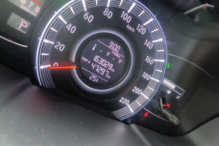 Used Honda Odyssey 2015 Updated Version 2.4L Smart Edition Odometer Close Up