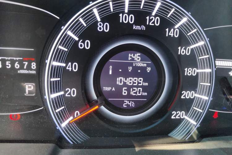 Used Honda Odyssey 2015 Updated Version 2.4L Smart Edition Odometer Close Up