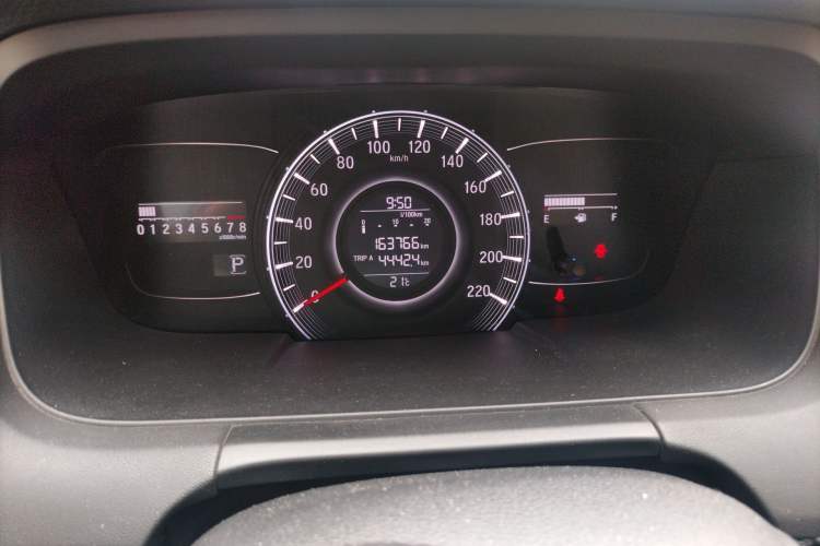 Used Honda Odyssey 2015 2.4L Smart Edition Odometer Close Up