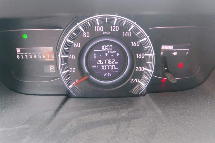 Used Honda Odyssey 2015 2.4L Smart Edition Odometer Close Up