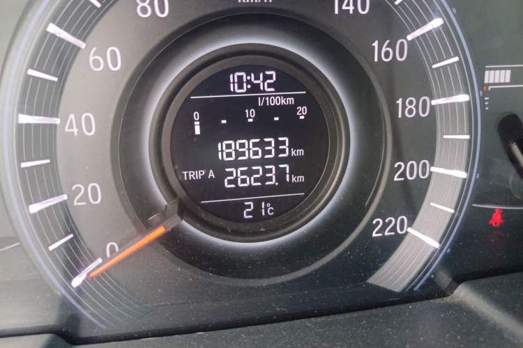 Used Honda Odyssey 2015 Updated Version 2.4L Smart Edition Odometer Close Up