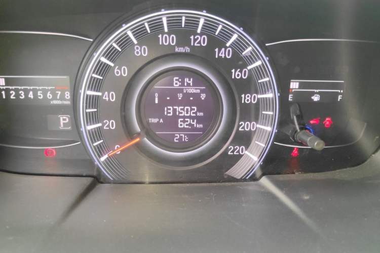 Used Honda Odyssey 2015 Updated Version 2.4L Smart Edition Odometer Close Up