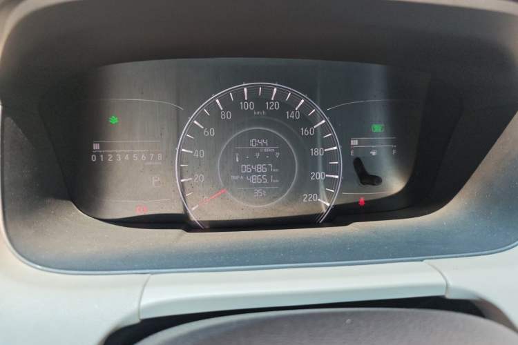Used Honda Odyssey 2015 Updated Version 2.4L Smart Edition Odometer Close Up