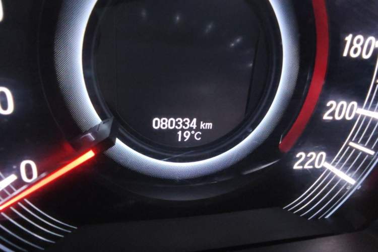 Used Honda Odyssey 2015 2.4L Supreme Edition Odometer Close Up