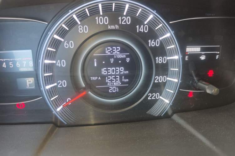Used Honda Odyssey 2015 Revised 2.4L Luxury Edition Odometer Close Up