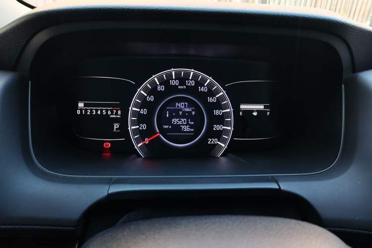 Used Honda Odyssey 2015 Updated Version 2.4L Smart Edition Odometer Close Up
