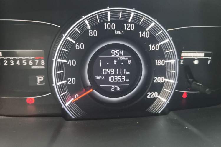 Used Honda Odyssey 2015 Updated Version 2.4L Smart Edition Odometer Close Up