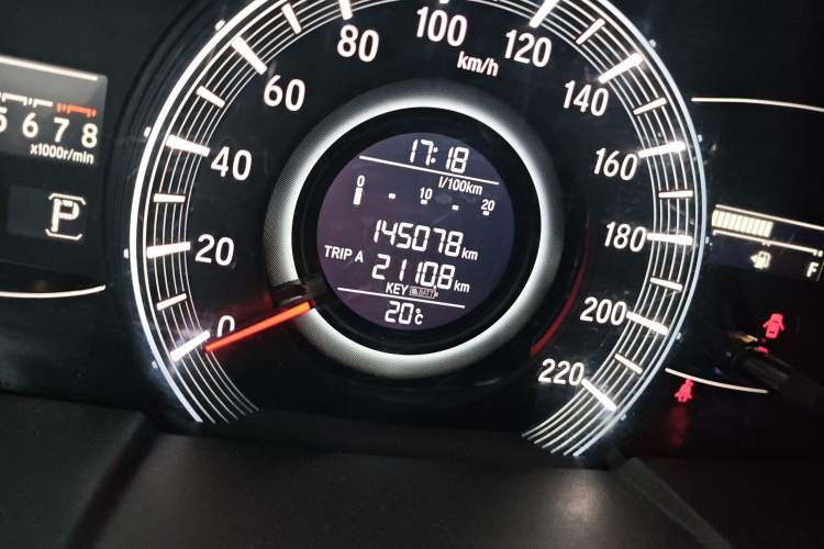 Used Honda Odyssey 2015 2.4L Smart Edition Odometer Close Up