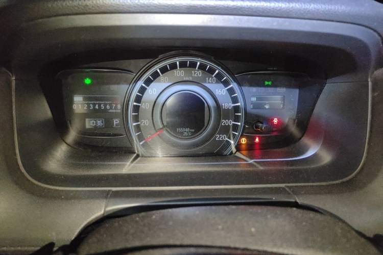 Used Honda Odyssey 2015 2.4L Supreme Edition Odometer Close Up