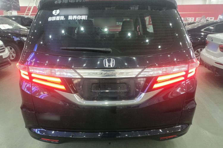 Used Honda Odyssey 2015 Revised 2.4L Luxury Edition Rear
