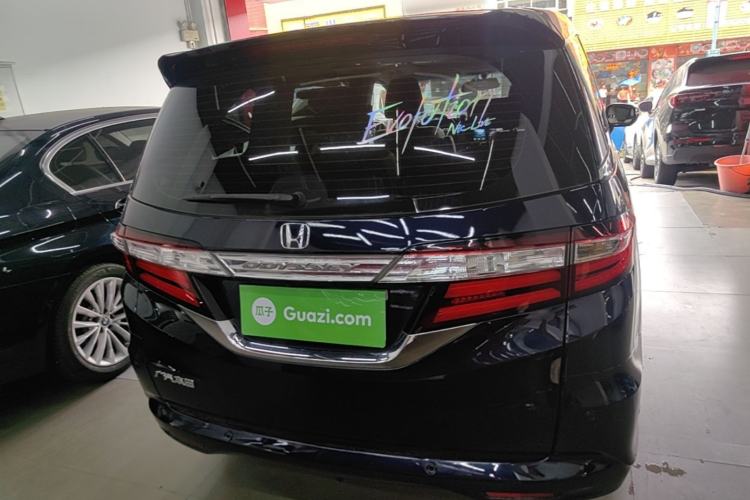 Used Honda Odyssey 2015 Revised 2.4L Luxury Edition Rear