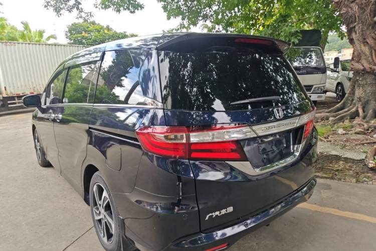 Used Honda Odyssey 2015 Updated Version 2.4L Smart Edition Rear Left 45 Deg