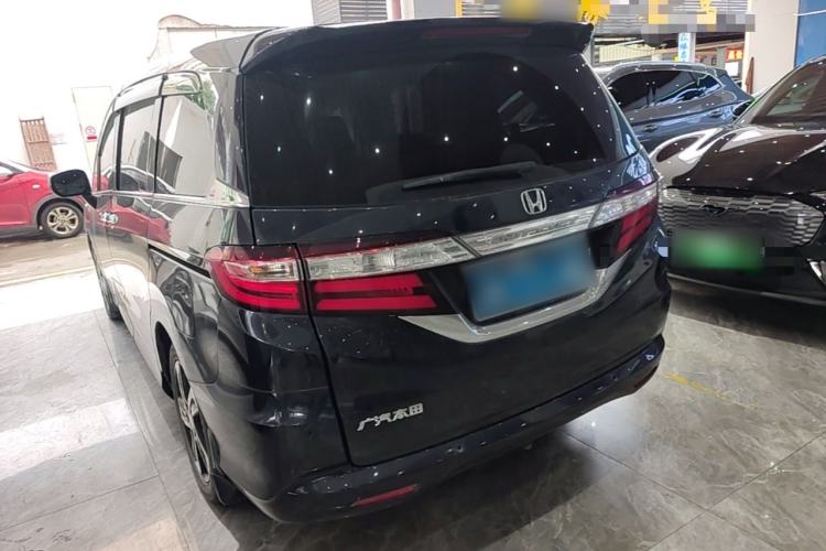 Used Honda Odyssey 2015 Updated Version 2.4L Smart Edition Rear Left 45 Deg