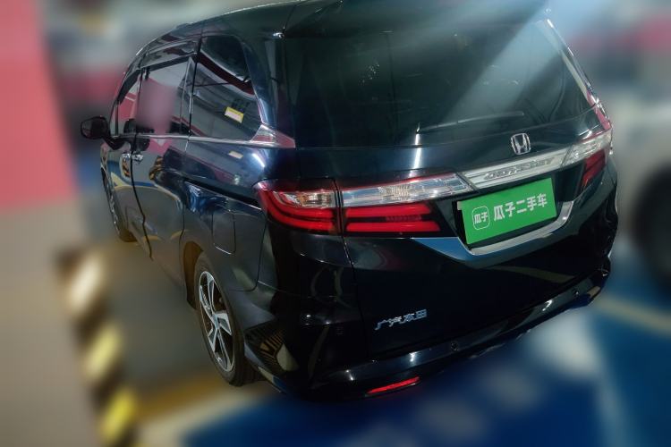 Used Honda Odyssey 2015 Updated Version 2.4L Smart Edition Rear Left 45 Deg