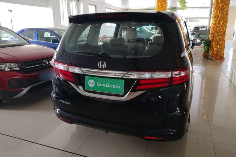 Used Honda Odyssey 2015 Revised 2.4L Luxury Edition Rear