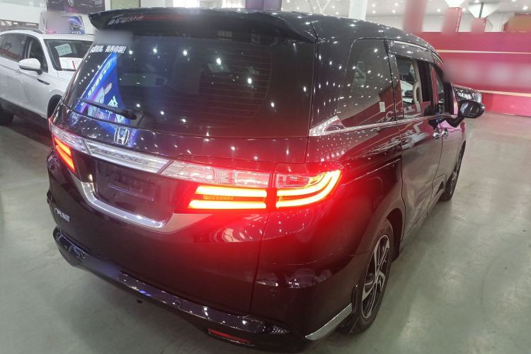 Used Honda Odyssey 2015 Revised 2.4L Luxury Edition Rear Right 45 Deg