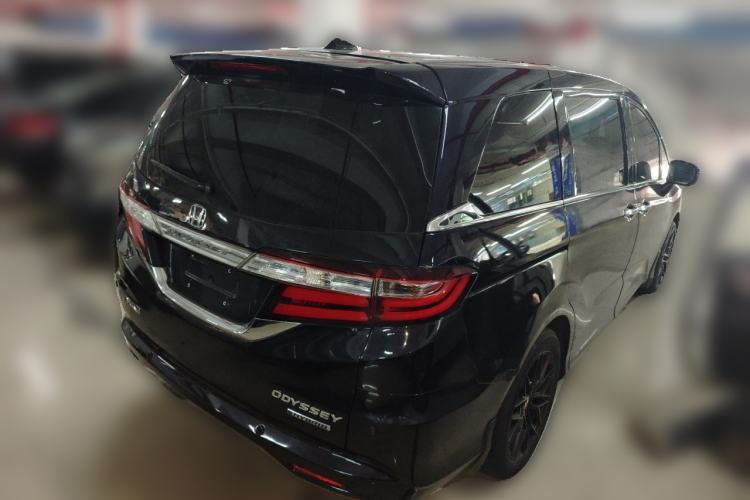 Used Honda Odyssey 2015 Updated Version 2.4L Smart Edition Rear Right 45 Deg