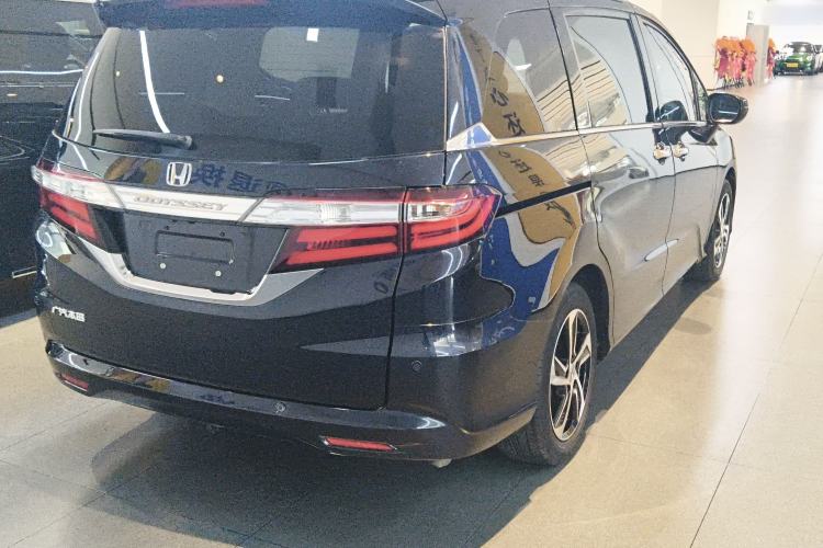 Used Honda Odyssey 2015 2.4L Smart Edition Rear Right 45 Deg